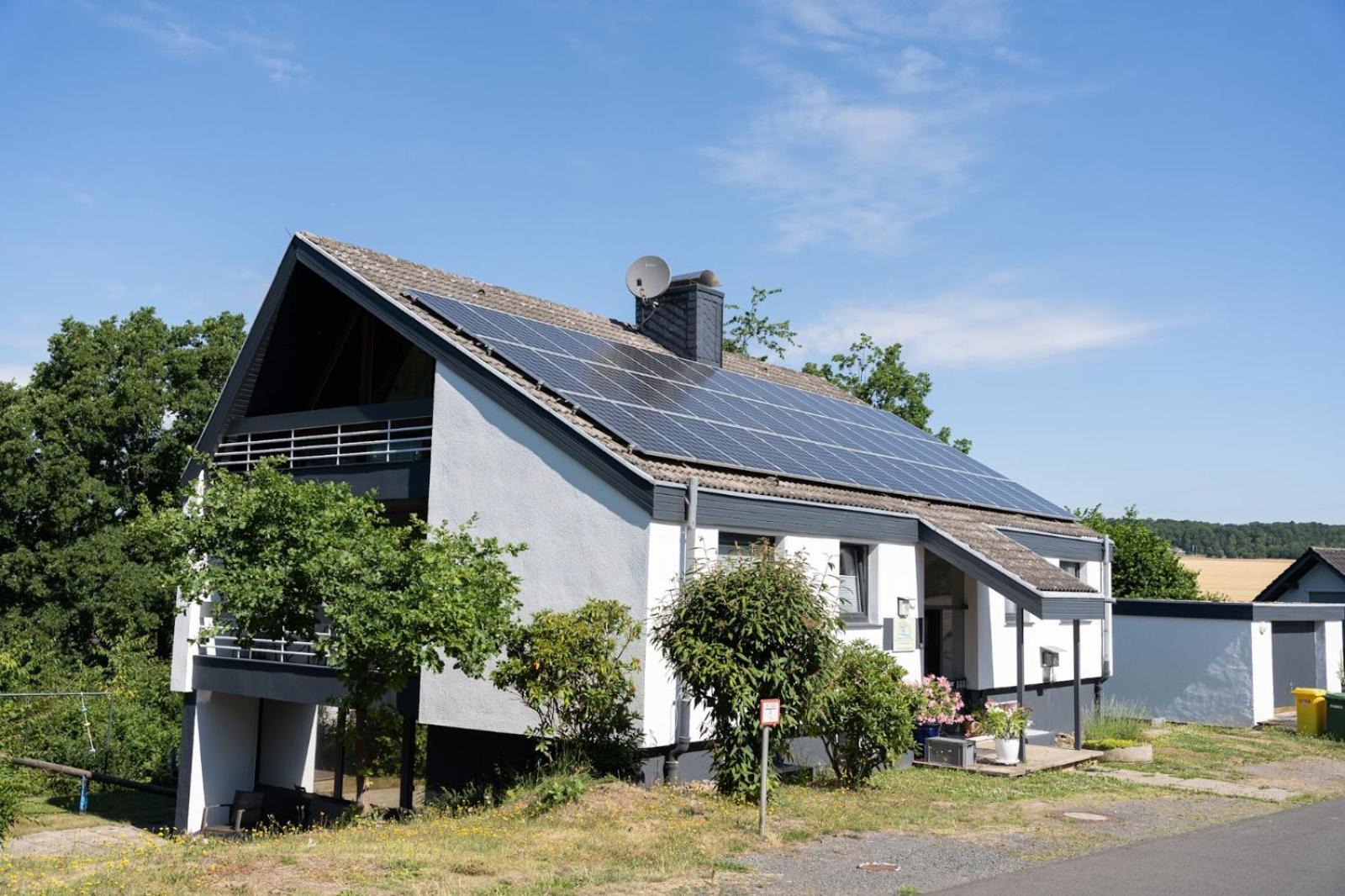 Ferienhaus Schoene Aussicht Ferienwohnung Gruen Hemfurth-Edersee Exterior foto